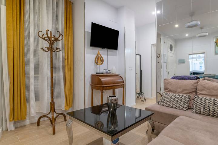 Entire apartment, Patio Andaluz Apartment in Playa de la Punta San Felipe (Cádiz), Cádiz
