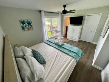 Cabin Rentals And Lodges for 14 Guests in Kawartha Lakes, Picture 1