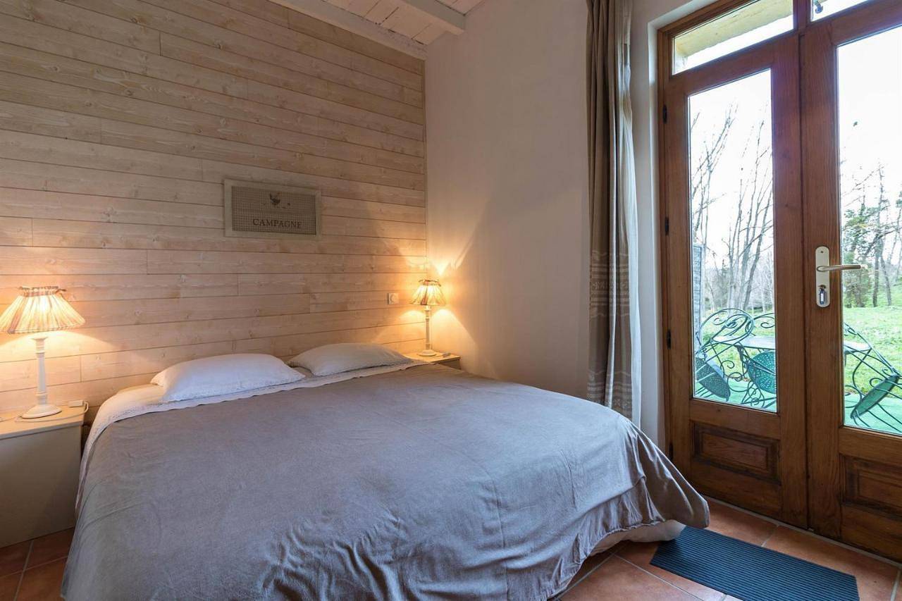Double Room with Private Bathroom in Montesquieu-Volvestre, Haute-Garonne