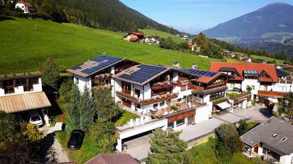 Pension für 2 Personen, mit Sauna und Pool sowie Ausblick und Garten, mit Haustier im Stubaital