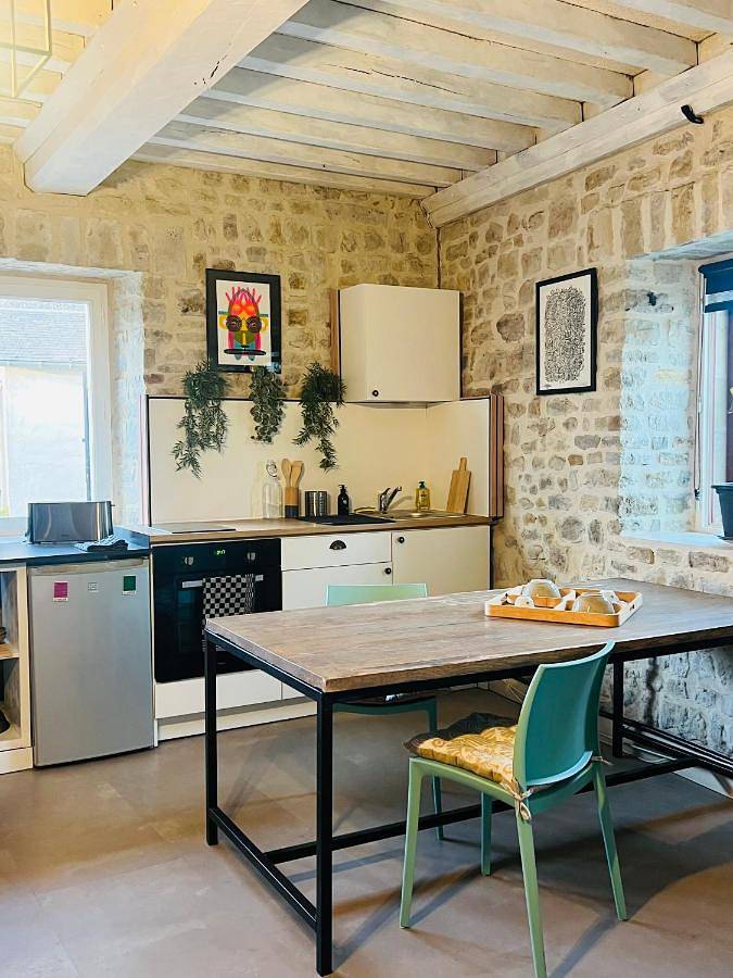 Gîte pour 2 personnes, avec vue et jardin dans Guéron