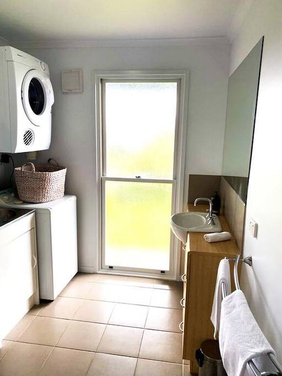 Nicks House · Apollo Ocean Blue Free Wi-Fi in Skenes Creek, Colac Otway Shire