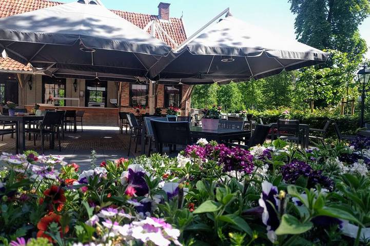 Comfortable Enschede Retreat — Near Het Hulsbeek And Scenic Bike Routes in Enschede, Twente