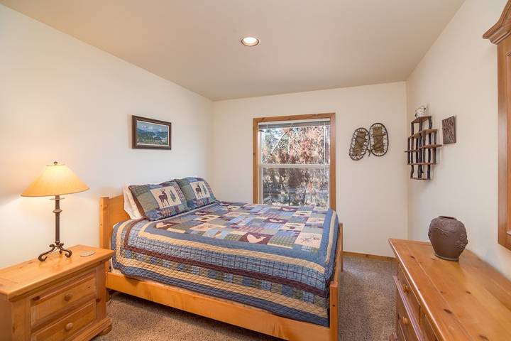 Vacation rental for 11 people, with hot tub and terrace in Sunriver