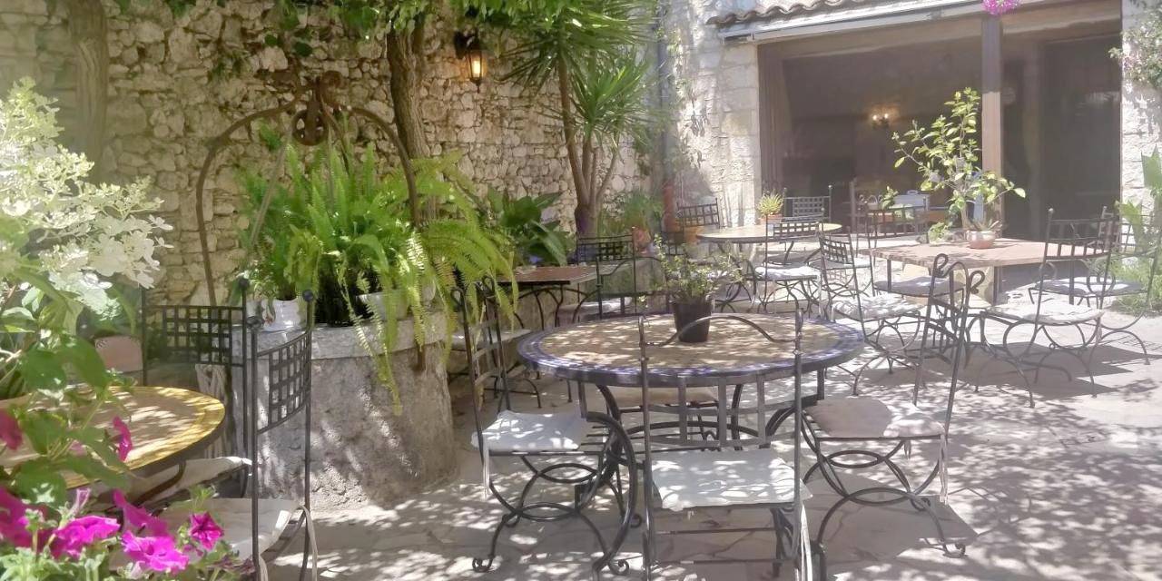 Maison Carles Bnb in La Colle-sur-Loup, Côte méditerranéenne (France)