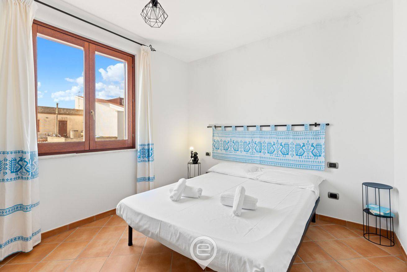 Entire apartment, Sandstone Retreat in Torregrande, Oristano