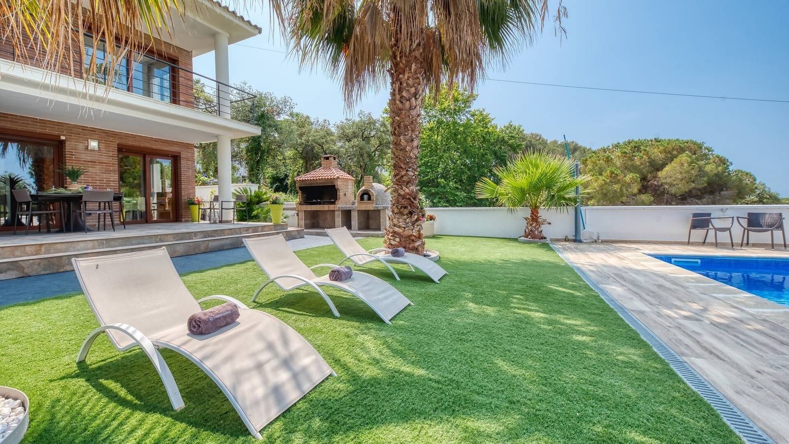 Villa "Costacabana - Marcella" con piscina privada, terraza privada y Wi-Fi in Roca Grossa, Lloret de Mar