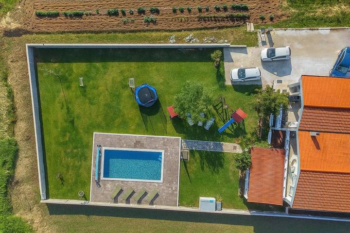 Ferienhaus für 11 Personen, mit Pool und Ausblick sowie Garten - 1