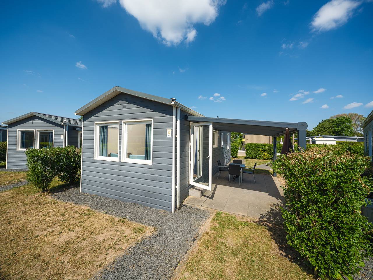 Resort Rhederlaagse Meren — Veluwe Lodge with Hot Tub | 4 Persons in IJssel