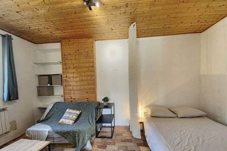 Gîte pour 4 personnes, avec jardin à Volx - 3