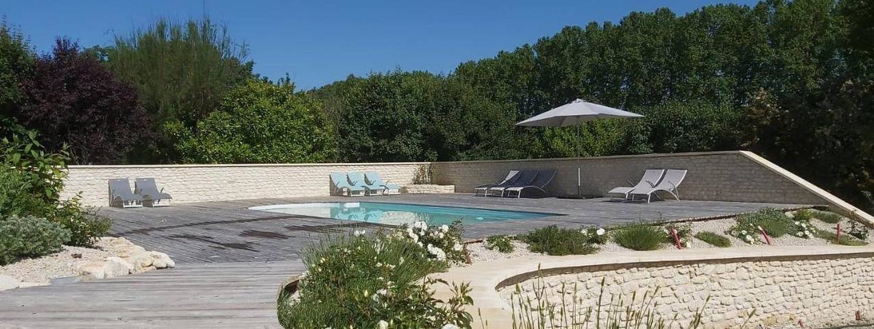 Appartement de vacances pour 2 personnes, avec piscine ainsi que jardin et bassin pour enfant