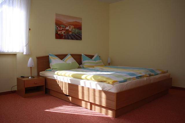 Ganze Ferienwohnung, Am Weinberg - Ferienwohnung Gisela Mendgen in Bernkastel-Kues, Bernkastel-Kues & Umgebung