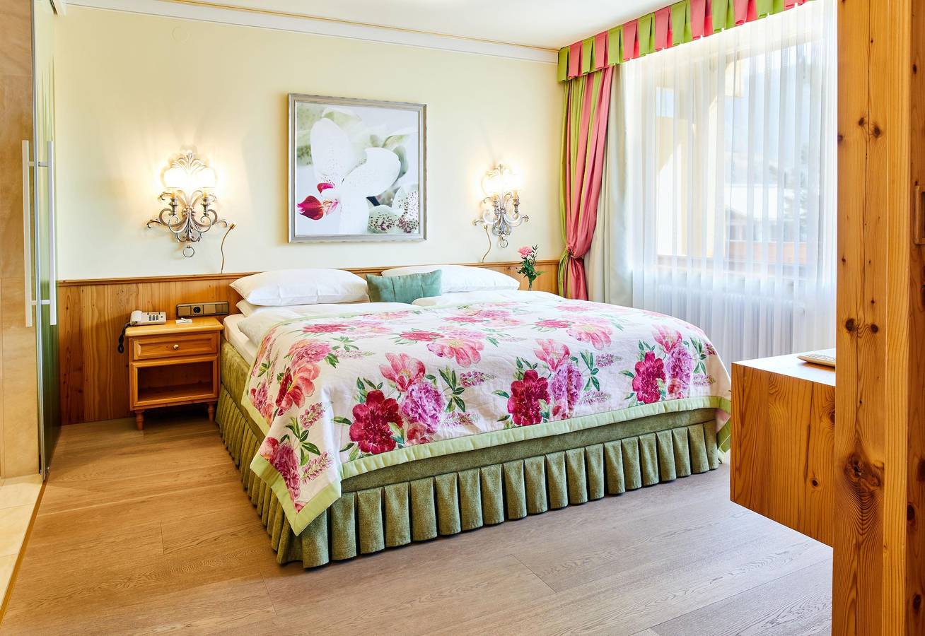 Juniorsuite mit Bad, Wc, Balkon in Zell am See (Ciudad), Zell am See