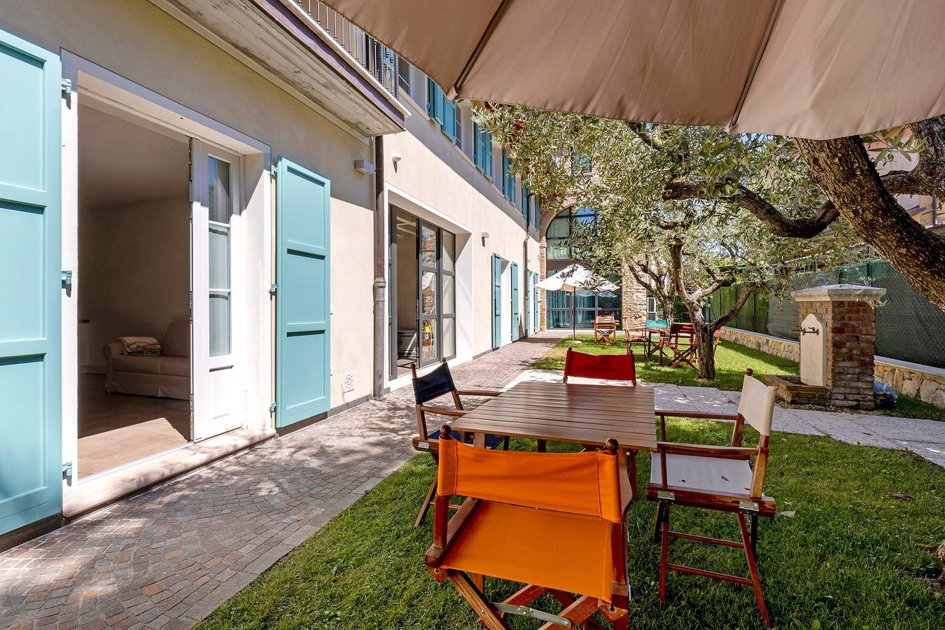 Appartement entier, Charmant appartement de vacances "Olivo" Wi-Fi, jardin et piscine partagés in Rivoltella del Garda, Desenzano del Garda