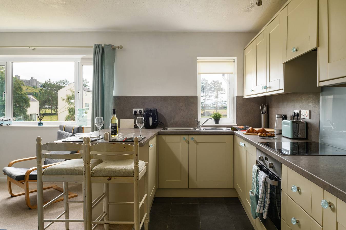Entire apartment, Golygfa o'r Castell - Castle Views in Harlech, Snowdonia