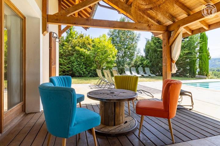 Gîte pour 10 personnes, avec Terrasse ainsi que Jardin et Piscine à Thoiry (Savoie) - 2