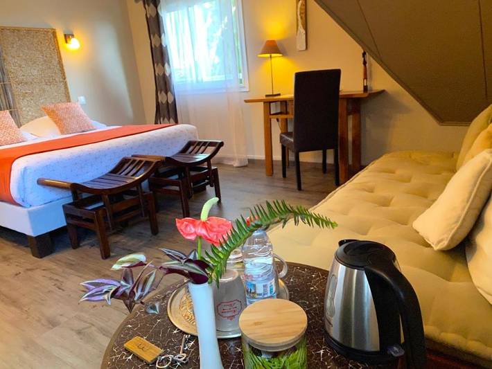 Chambre d’hôte pour 2 personnes, avec terrasse et jardin ainsi que piscine et jacuzzi sur l' Île de la Réunion - 2