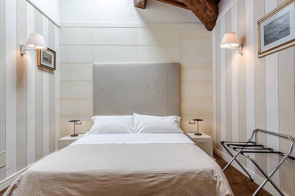 Entire apartment, Molo 73 - Montescristo Room with Breakfast and Parking in Empoli, Florence Province