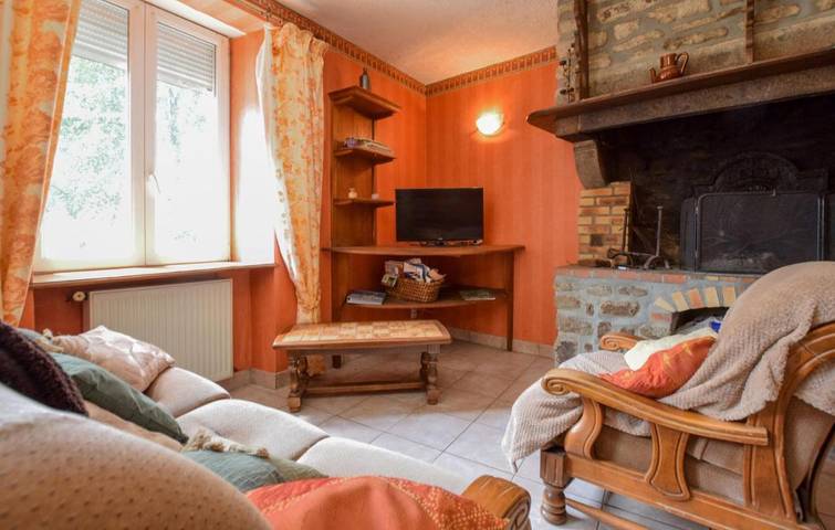 Location de vacances pour 6 personnes, avec jardin et jacuzzi à La Chapelle-Urée - 3