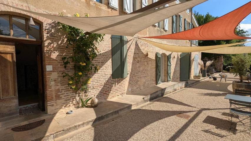 Location de vacances pour 2 personnes, avec jardin et vue, animaux acceptés à Brens - 3