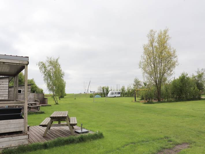 Chalet am Hegermeer mit Hafenblick in Heeg, Ijsselmeer