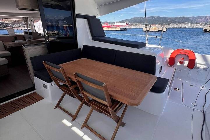 Péniche pour 8 personnes en Corse - 3