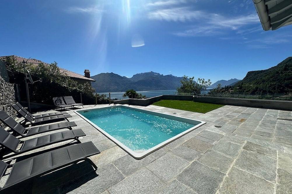 Casa Lara in Menaggio, with pool and beautiful lake view! in Commune de Menaggio, Lac de Côme
