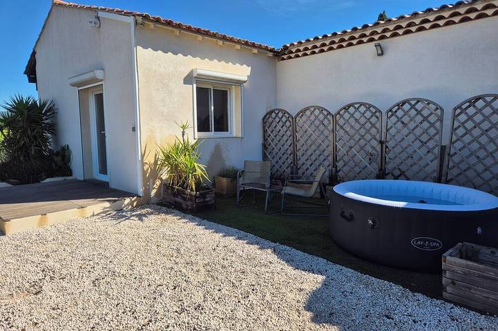 Gîte pour 3 personnes, avec jacuzzi et jardin à Pierrefeu-du-Var
