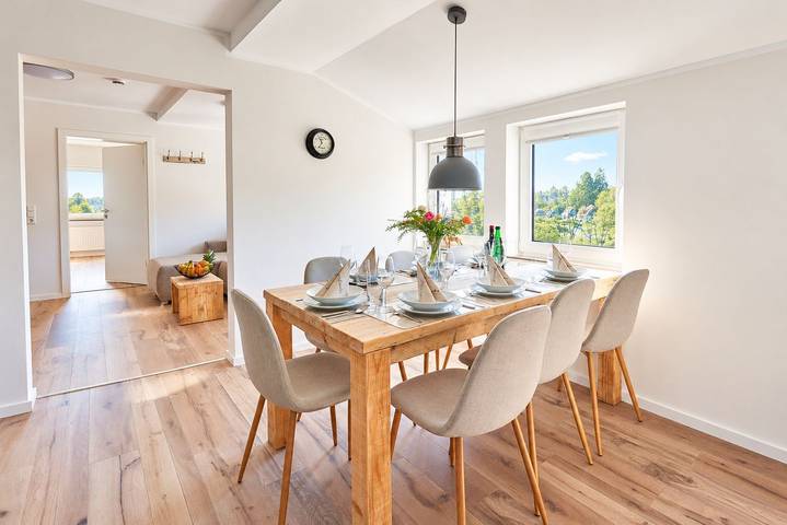 Ferienwohnung für 7 Personen, mit Ausblick in Neuastenberg