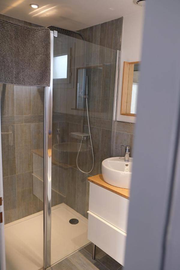Double Room with Terrace in Pessac, Région de Bordeaux