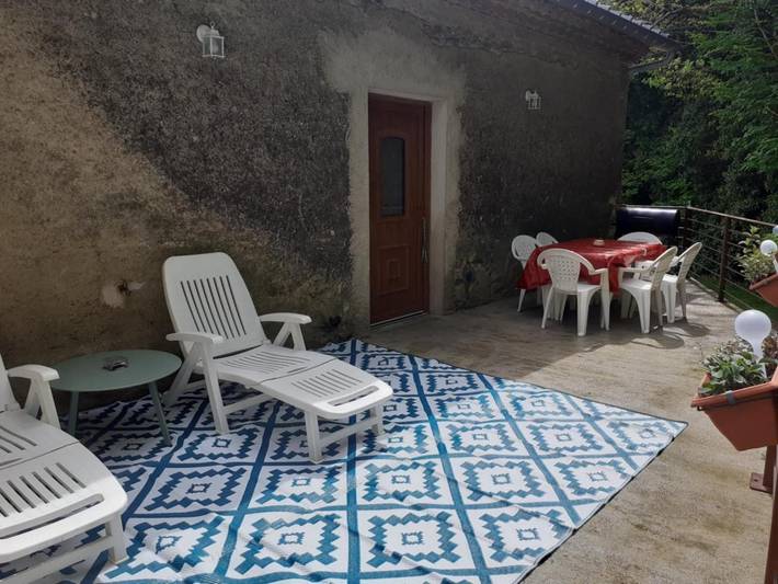 Gîte pour 4 personnes, avec Terrasse et Jardin à Les Martys