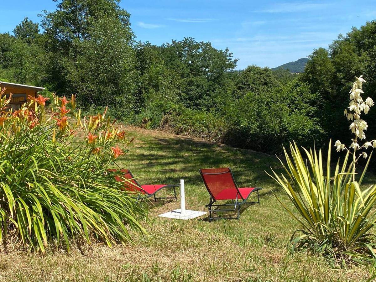 La Maïoun, entourée de la forêt au calme in Golinhac, Aveyron