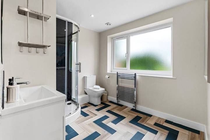 Large House | Racecourse & City in Worcester, Worcestershire