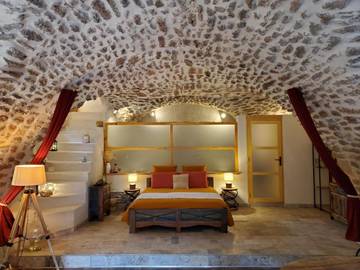 Cottage pour 2 personnes, avec jardin ainsi que vue et piscine à Cornillon-Confoux