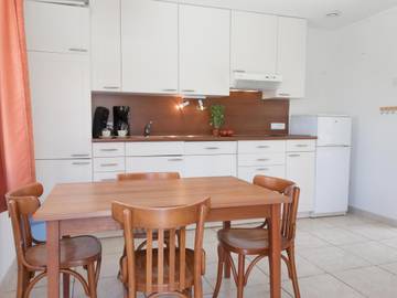 Villa for 10 Guests in Aigne, Occitanie, Picture 1