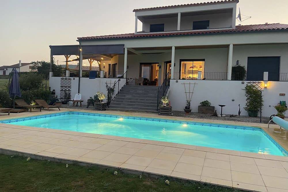 Villa 4 étoiles piscine privéé proche Mirepoix in Tréziers, Région de Limoux