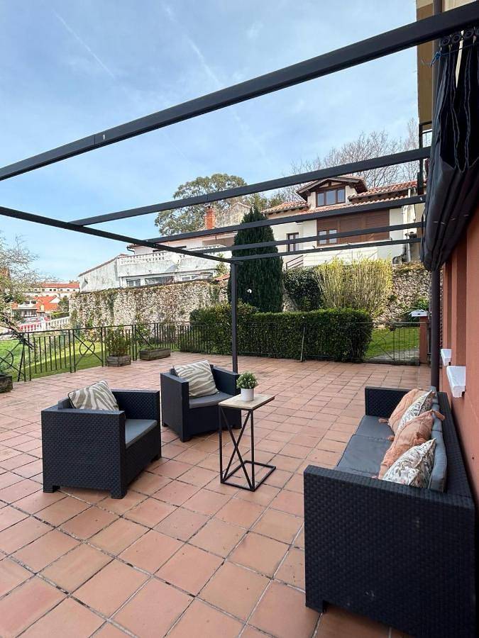 Apartamento de vacaciones para 7 personas, con balcón y vistas además de jardín y piscina - 1