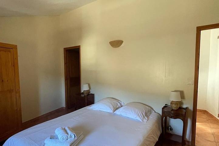 Location de vacances pour 15 personnes, avec piscine et jardin à Saint-André-de-Roquepertuis - 3