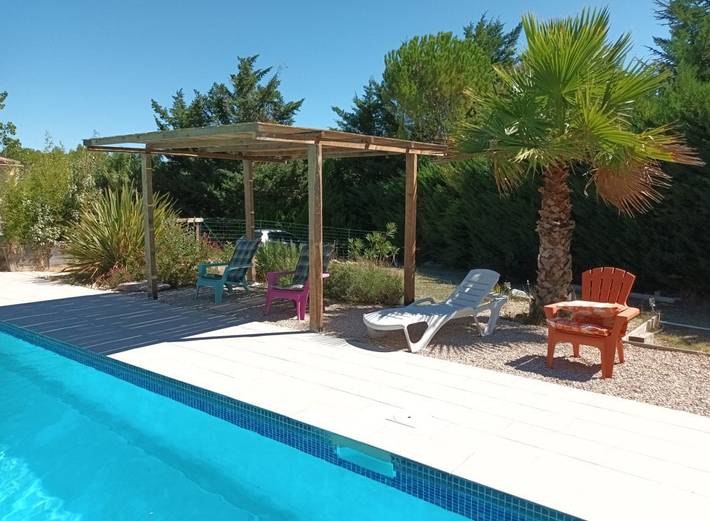 Chambre d’hôte pour 3 personnes, avec Balcon et Terrasse ainsi que Jardin et Piscine à Rognes