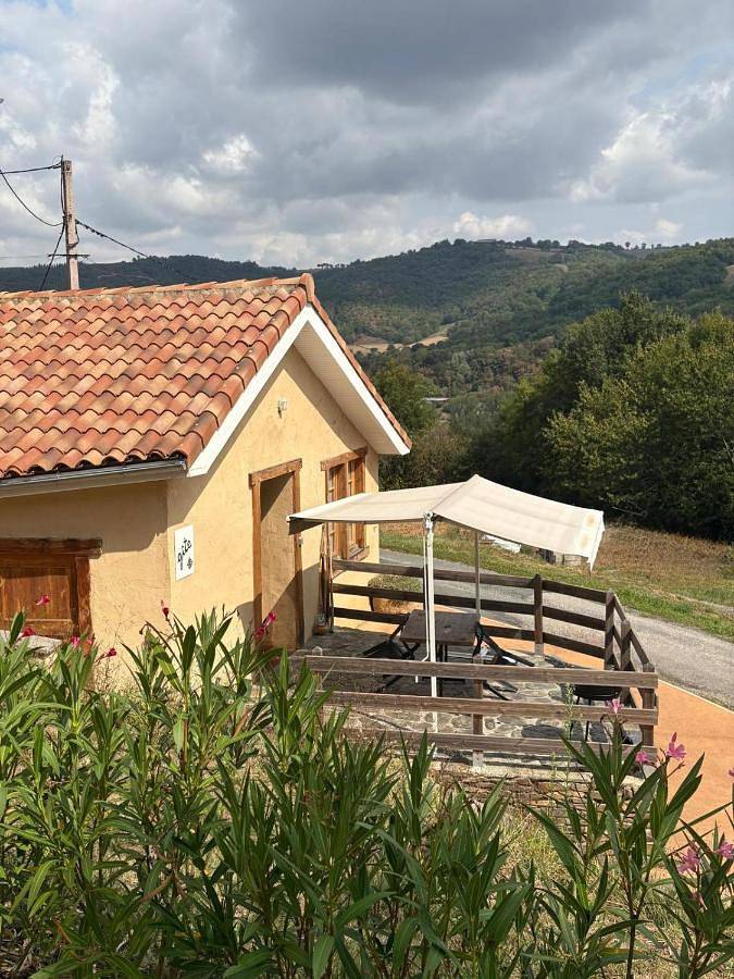 Gîte pour 2 personnes, avec terrasse et vue dans Villeneuve-sur-Tarn