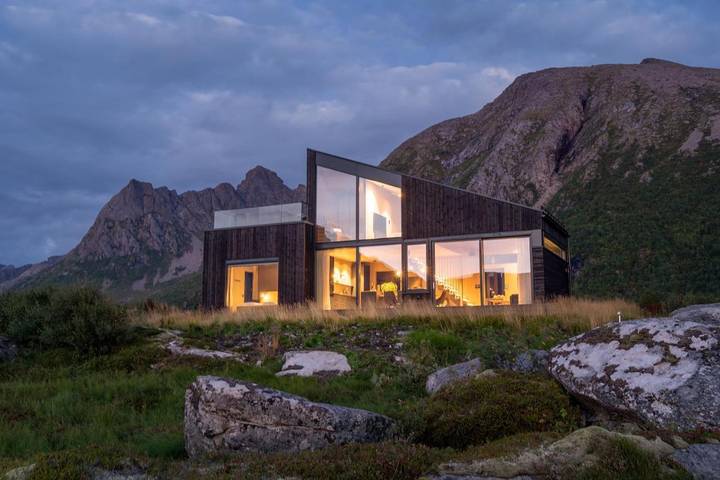 Ferienhaus für 14 Personen, mit Sauna und Balkon sowie Whirlpool auf den Lofoten