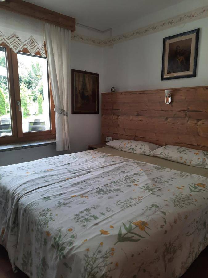 Ferienwohnung für 4 Personen, mit Terrasse und Garten sowie Ausblick in Wernberg