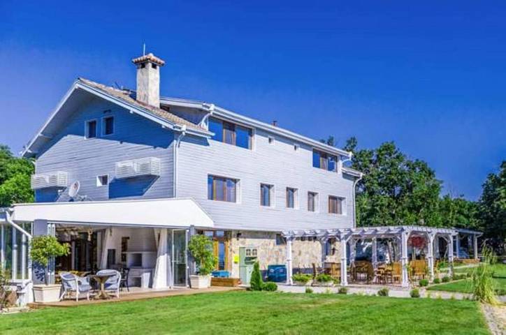 Hôtel pour 3 personnes, avec jardin