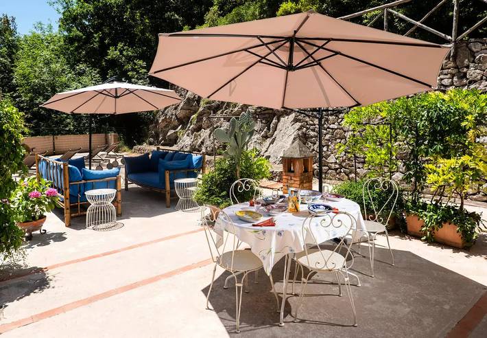 Location de vacances pour 7 personnes, avec jardin à Castiglione