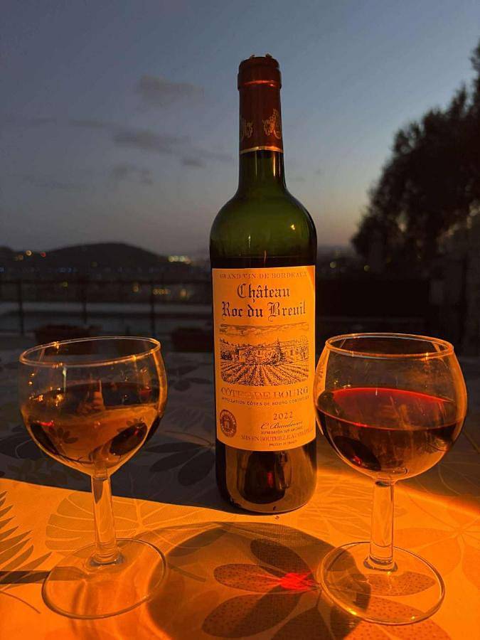 Gîte pour 4 personnes, avec terrasse ainsi que vue et piscine à Drap - 4