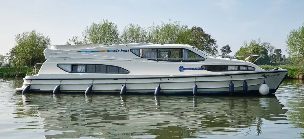 Bateau pour 10 personnes, avec Balcon/Terrasse et Terrasse à Decize