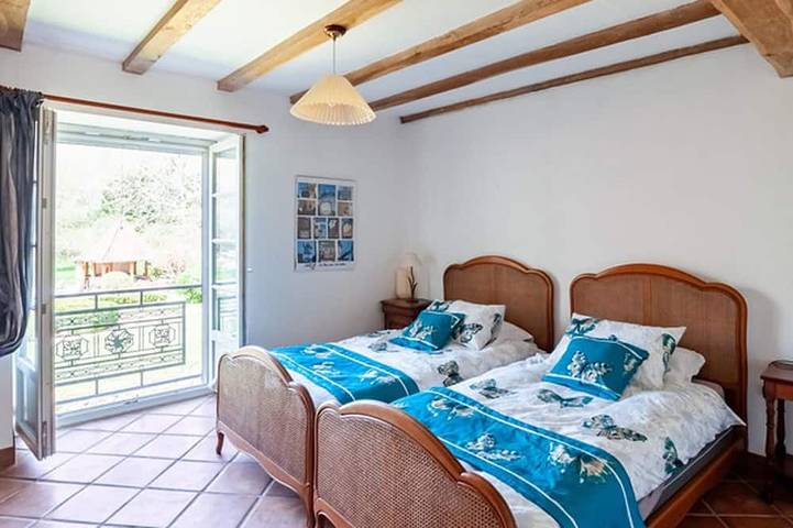 Location de vacances pour 6 personnes, avec terrasse ainsi que piscine et jardin à Frayssinet-le-Gélat - 4