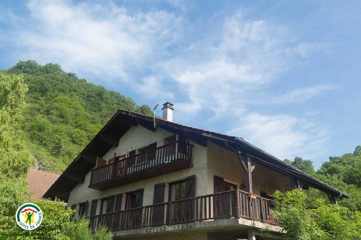 Gîte pour 5 personnes, avec Terrasse ainsi que Jardin et Vue