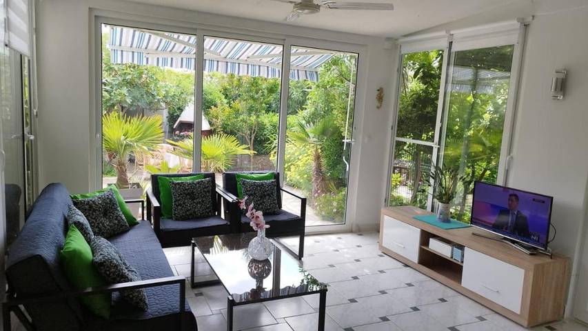 Gîte pour 2 personnes, avec jardin à Gajac