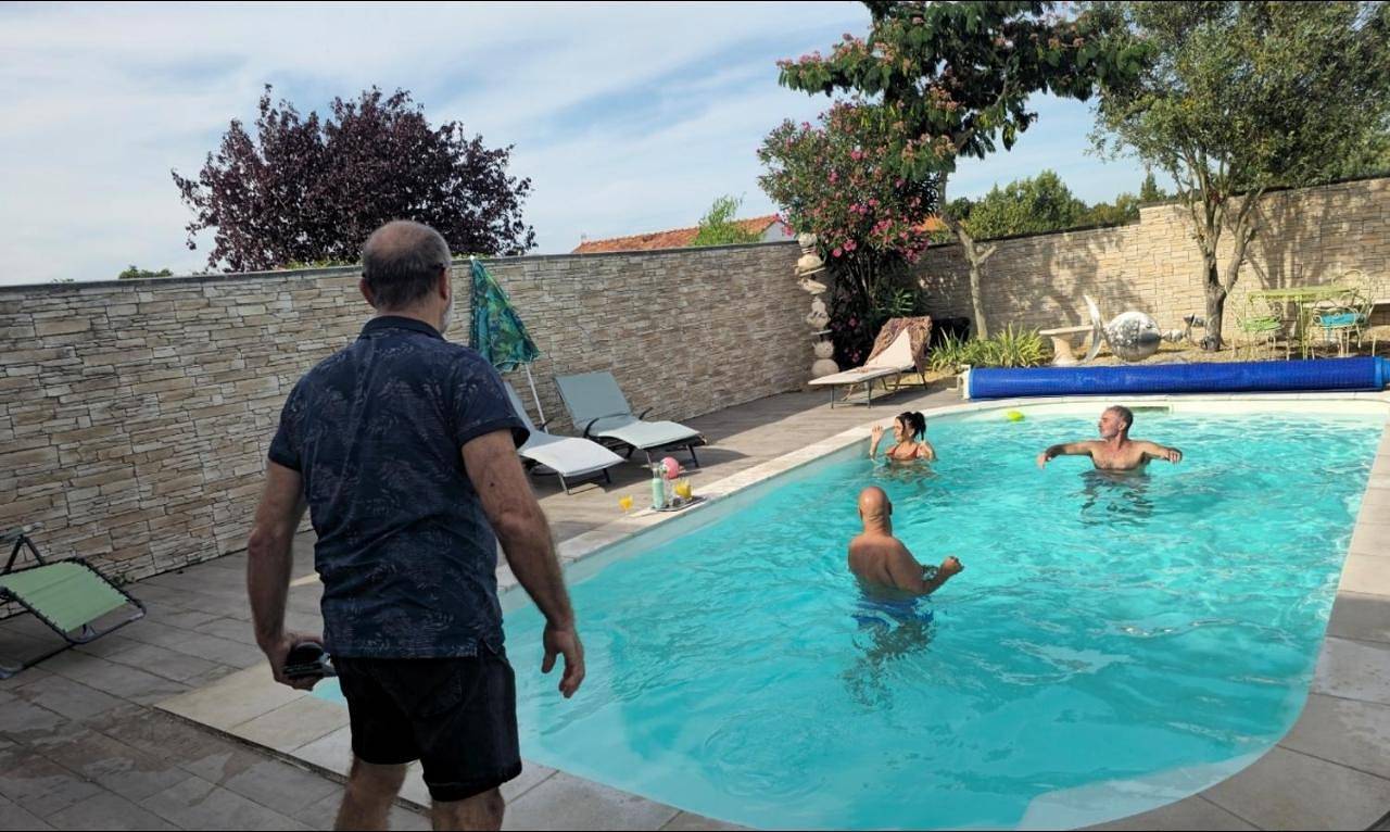Maison piscine clos ,wifi, pas de chien , 2 chambres près de la mer in Bourgneuf-en-Retz, Côte de Jade
